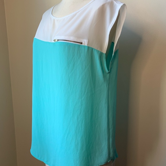 Mezzanine Two Tone mint & white Summer Breeze Top - Picture 2 of 5